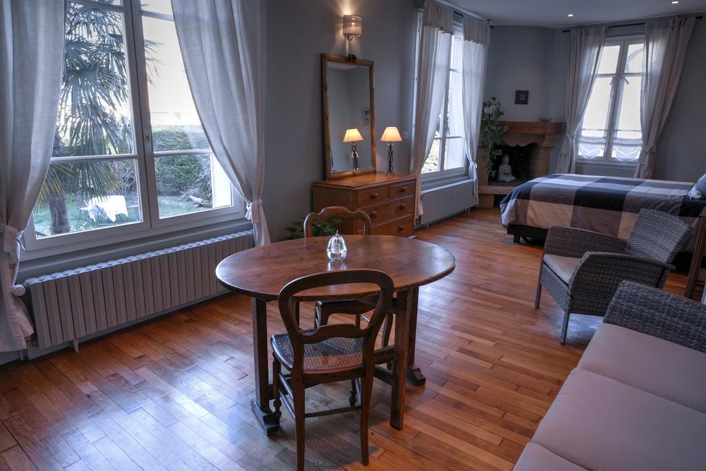 Chambre D'Hote La Bacotterie Bois-le-Roi  Room photo