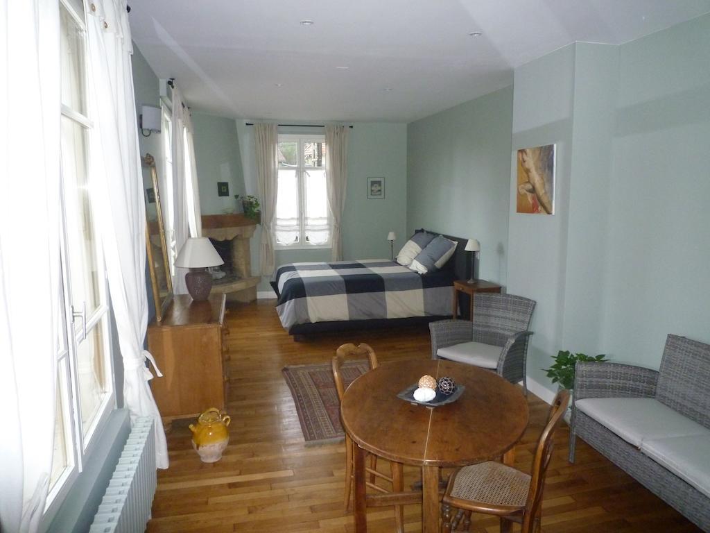 Chambre D'Hote La Bacotterie Bois-le-Roi  Room photo