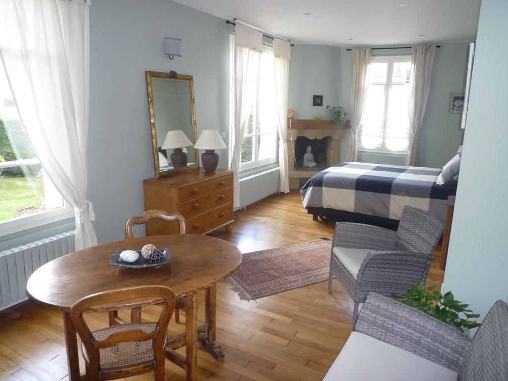 Chambre D'Hote La Bacotterie Bois-le-Roi  Room photo